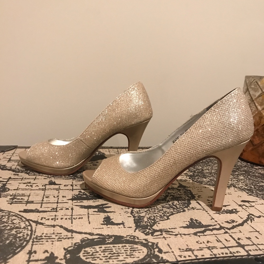 Rose Gold shimmering pumps